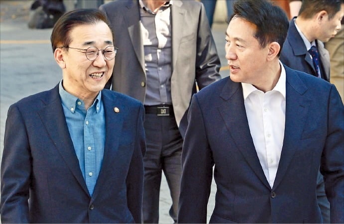 [단독] 김윤덕-오세훈 주택공급 회동…"용산에 1만 가구 가능할 수도"