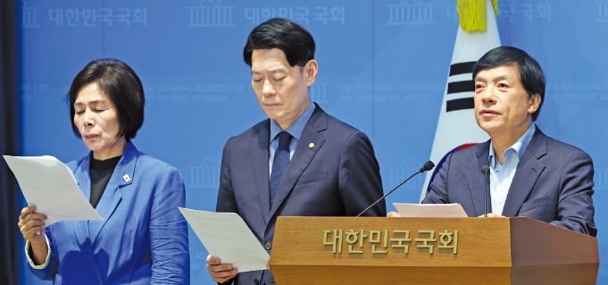 與로 향한 신천지 수사…"신도들 집단 입당"