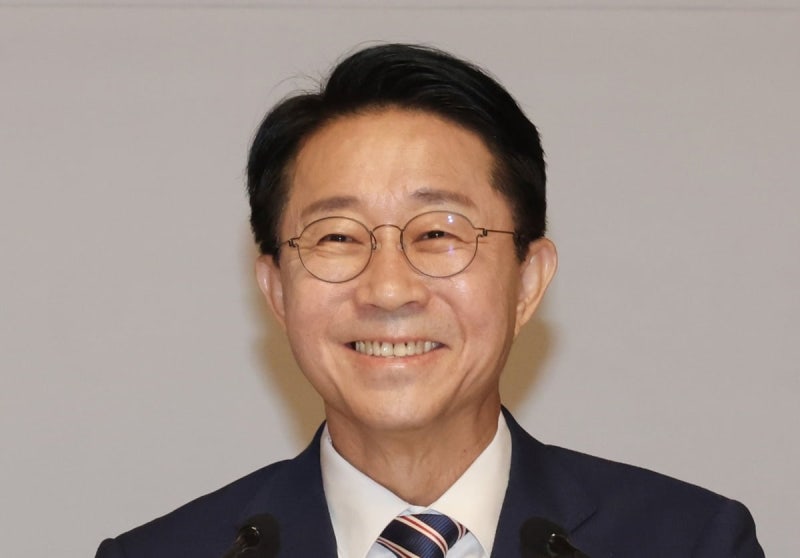 <b>조정식</b> "현직 <b>대통령 연임</b>은 국민 선택"…다시 불붙은 개헌론