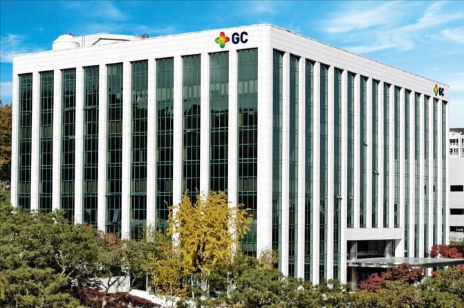 GC녹십자, 혈액제제 알리글로 흥행…첨단 바이오로 이어간다