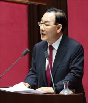 끝내 '보완수사권 폐지' 상정 강행한 與
