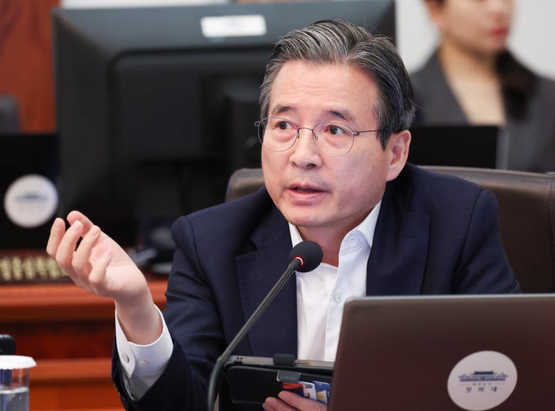 靑, '레버리지 <b>ETF</b>' 김용범 책임론에 "대책 챙기는 게 더 중요"