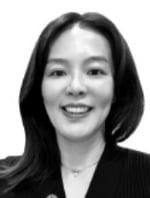[데스크 칼럼] K웨이브 올라탄 유통의 부활