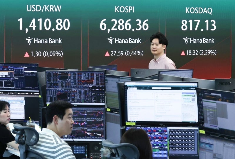 "지금 사라" 보고서 써놓고 팔았다…개미들 등 돌린 까닭 [분석+]