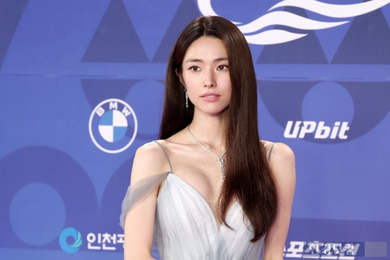 <b>하영</b> "무지한 채 '<b>친일</b>' 증조부 자랑거리 삼아 부끄럽다" 자필 <b>사과</b>문