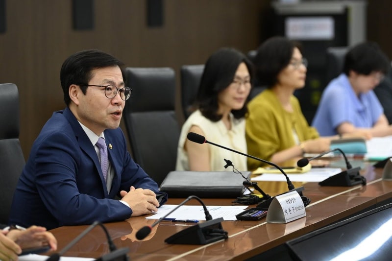 '<b>직권면직</b>' <b>여한구</b> 前 통상본부장…"의혹, 사실과 달라"