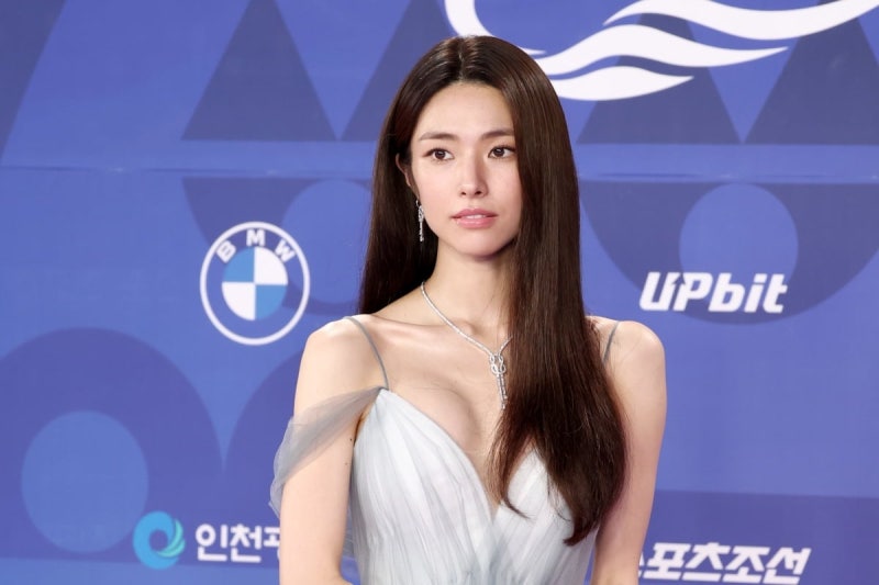 <b>하영</b> '<b>친일파</b> 후손' 논란에…소재원 "독립투사 후손 캐스팅"