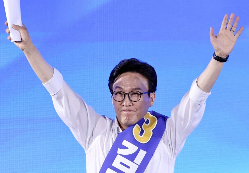 與 서울경기 당원투표 <b>김민석</b> 모두 승리…<b>누적</b>서도 <b>1위</b> 유지