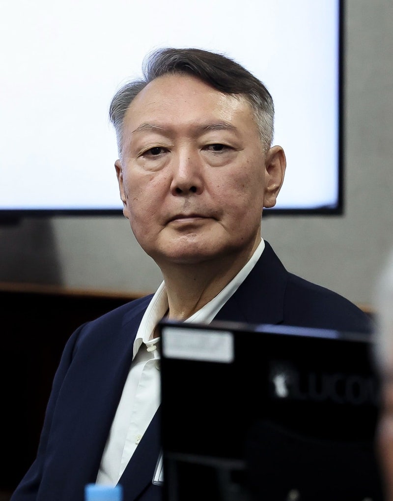 [속보] 특검, '계엄 관련 <b>위증</b>' <b>윤석열</b> 2심서 벌금 1000만원 구형