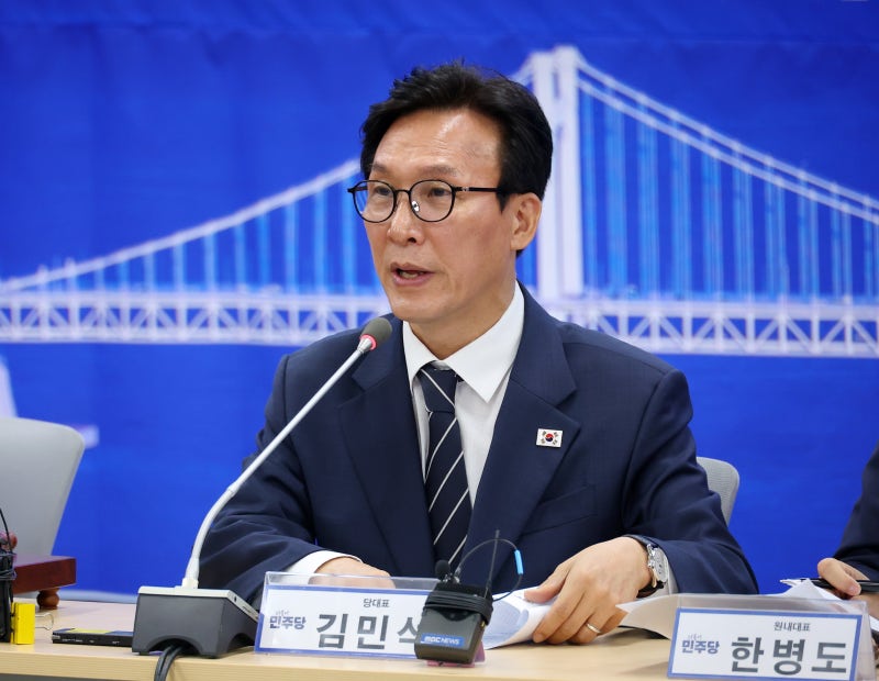 [속보] 김민석, <b>지명직</b> 與 <b>최고위원</b>에 '청년' 전용기·'노동' <b>권미경</b>