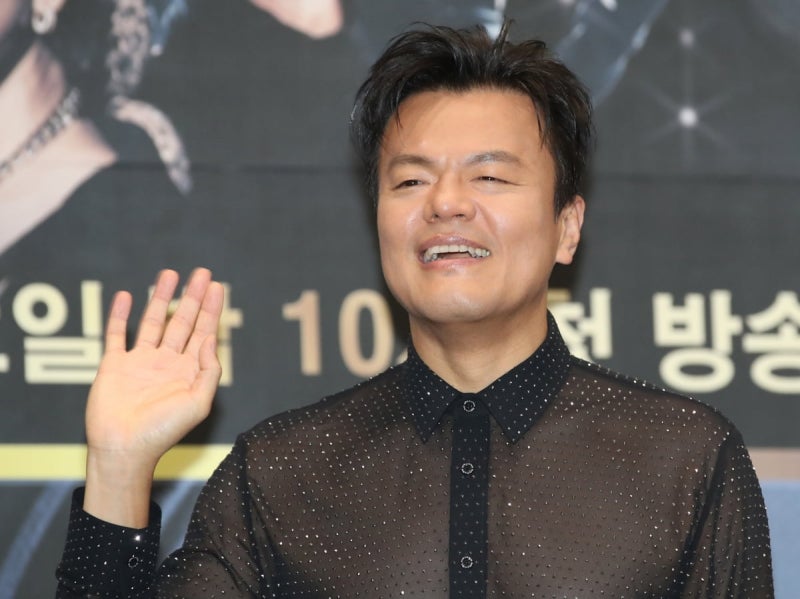 JYP 주가 반토막에 개미들 부글부글…박진영 "사라더니 주가 관리 좀"