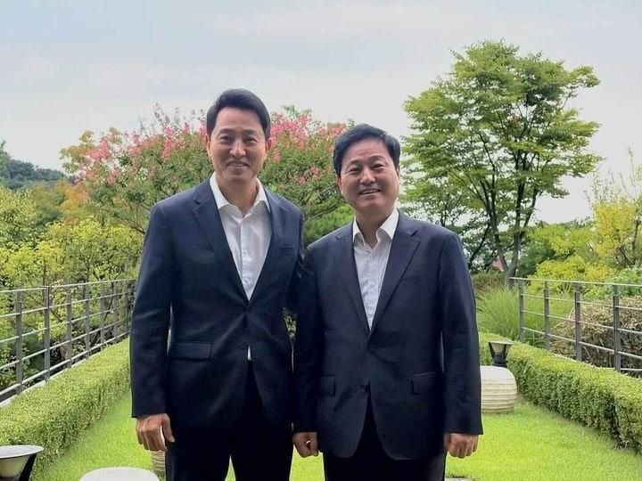 與<b>김영배</b>, <b>오세훈 회동</b>…"용산공원 1cm도 안된다며 자기정치"