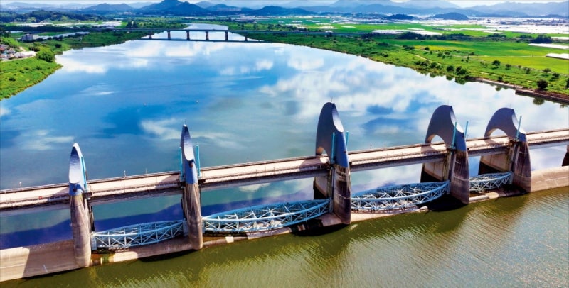 물값은 싼데 물은 부족하다…반도체 시대의 '수자원 안보'
