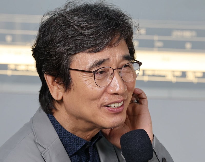李<b>대통령</b>을 尹에 비유한 <b>유시민</b>…여권 내부 '부글부글'