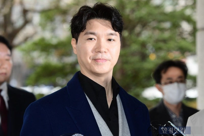<b>박수홍</b>, 비행기 민폐 논란 사과 "딸이 울어 당황…미숙한 판단"