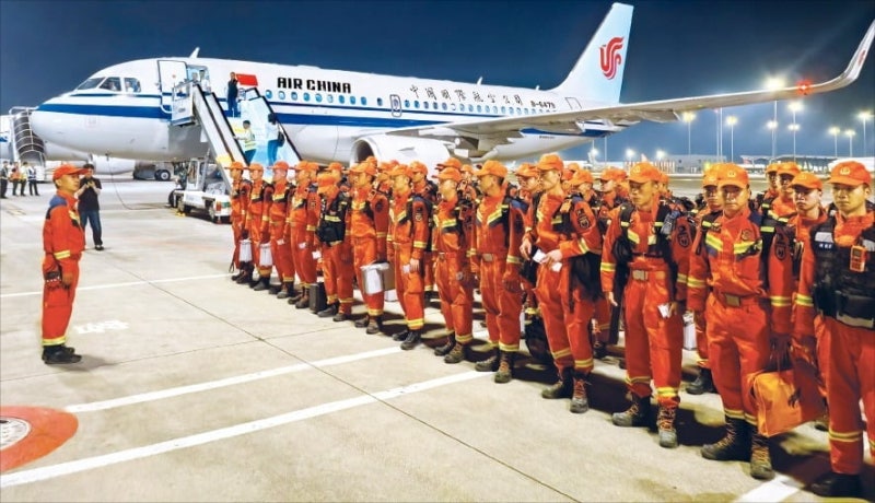 네팔·티베트 집어삼킨 이상기후…히말라야 빙하까지 녹였다