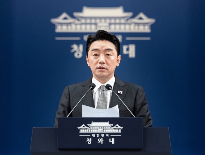 경제부총리 이형일·법무 김승원·국방 강신철…6개 부처 <b>개각</b>