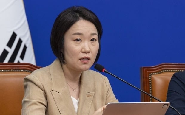 주가누르기 방지법 설계자…中企 정책 컨트롤타워로