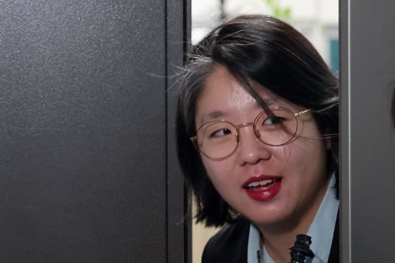 "11억씩 받아가더라!"…'<b>사퇴 거부</b>' <b>용혜인</b>에 분노한 나경원