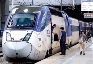 1일부터 서울~부산 KTX 5만4400원…운임 평균 10% 인하