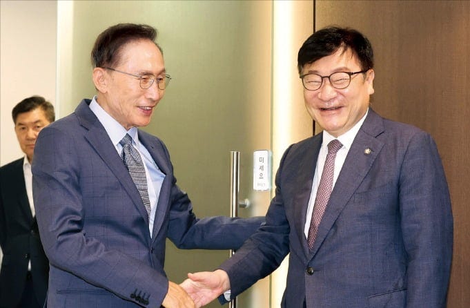 "당협위원장 직선제 순차 도입"…張, 의원 반발에 한발 물러서