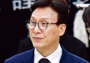 與, 부친상 조희대에 "국민 위 존재" 공세