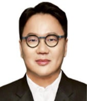 [한경에세이] 모래가 생각하기 시작했다
