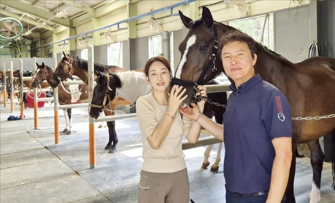 "馬산업 거점 꿈꾼다"…영천, 경마공원 개장