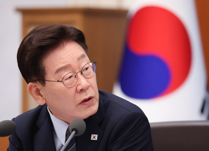<b>이 대통령</b>, 복지 확대 요구에 "<b>성장</b>에 집중해 파이 키울 때"