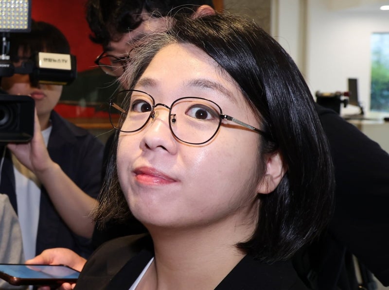 "용혜인의 저주?"…장관 후보자 지명 뒤 주가 급락한 '혜인' [종목+]