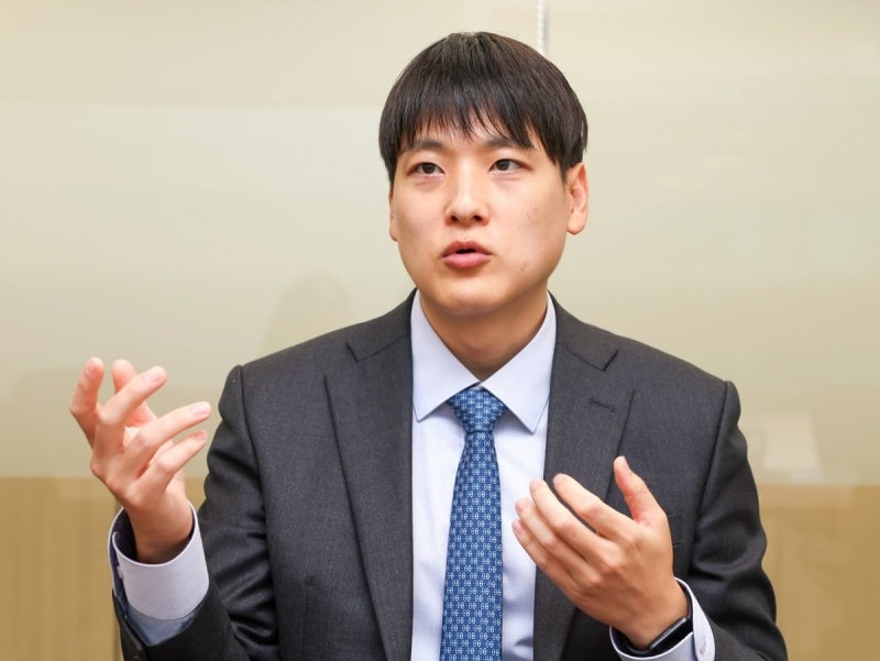 나스닥 두 배 이겼다...'빈집' 골라담는 93년생 매니저의 투자법 - 뉴스 썸네일 이미지