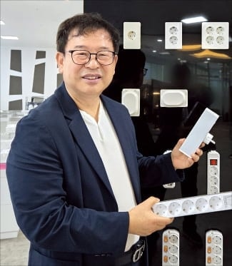 박재덕 대표 "멀티탭 하나로 하루 만에 인스타 200만뷰"