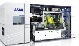 삼성전자 "차세대 ASML 노광장비로 D램 만든다"