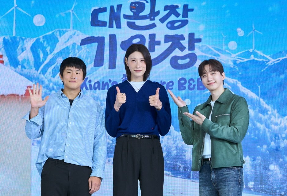 극기훈련장→2성급으로…'<b>기안장</b>2' 킬링과 힐링 그 사이 [종합]