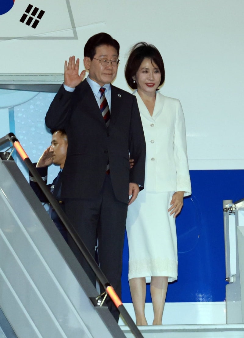 李 <b>대통령</b>, <b>멕시코 도착</b>…16년만 국빈 방문 일정 시작
