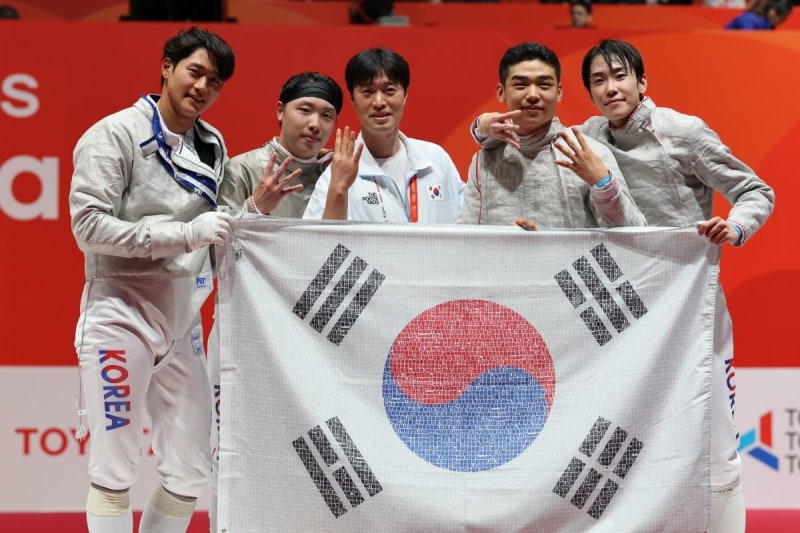 <b>오상욱</b> 이끈 <b>펜싱</b> 사브르, 단체전 4대회 연속 金 '대기록'