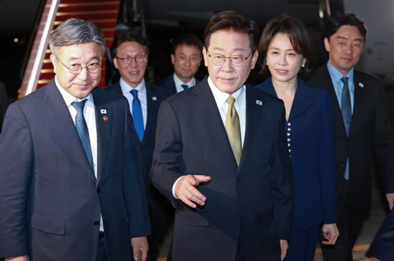 李<b>지지율</b> 2주째 <b>상승</b>해 37.9%…민주·국힘 0.7%p차 '접전' [리얼미터]