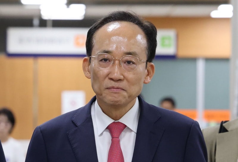 [속보] 특검, '<b>계엄 해제</b>표결 <b>방해</b>' <b>추경호</b>에 징역 20년 <b>구형</b>