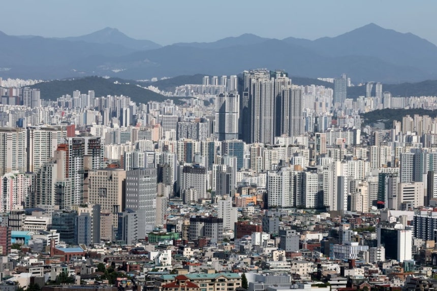 서울 남산에서 바라본 아파트단지 모습 / 사진=뉴스1