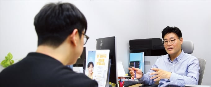 국민은행, 취약층 대출 금리 낮추고 채무 조정·심  리 상담