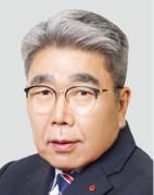 김현지 주례 선 '성남 라인'…심사 꼴찌에도 공기업 사장
