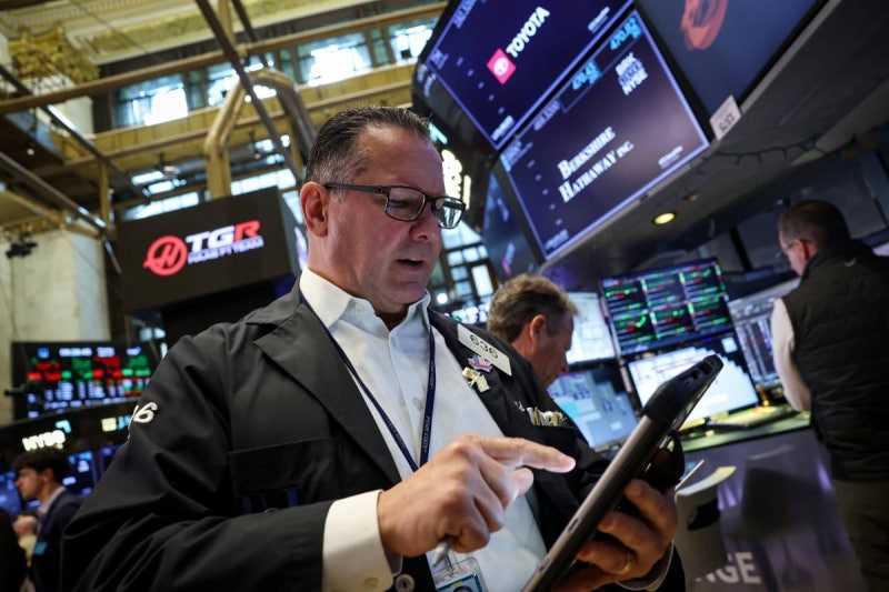 유가·美 국채 내리자…<b>S&P500</b>·나스닥 <b>사상 최고치</b> 돌파
