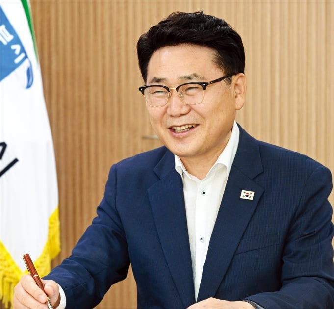 김원기 의정부시장 "미군부대 떠난 자리, 미래산업 기업으로 채울 것"
