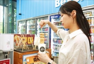 쌀쌀해지자 핫팩 매출 10배로