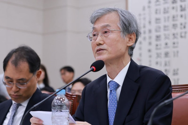 조희대 대법원장에 당황한 與, 한방 없는 野…지지율 '뚝'