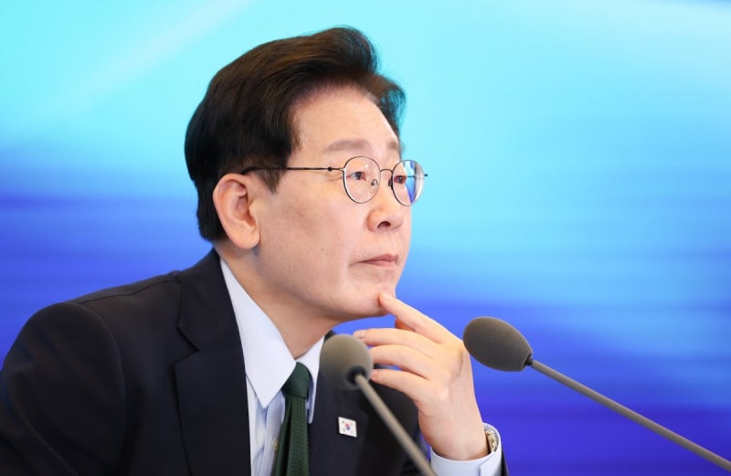 <b>대구상가</b> <b>붕괴</b>에…재소환된 2024년 李 대통령 '황제골프' 발언