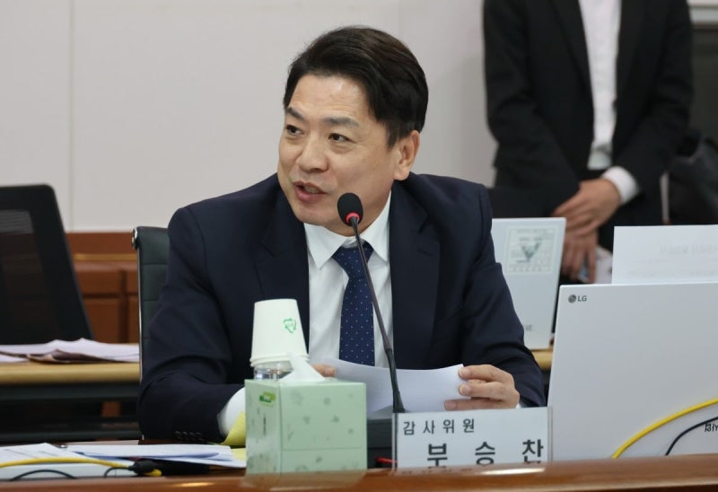 秋 사과하자마자 與 또 실언…"소방이 <b>재정</b> 쭉쭉 빨아먹어"