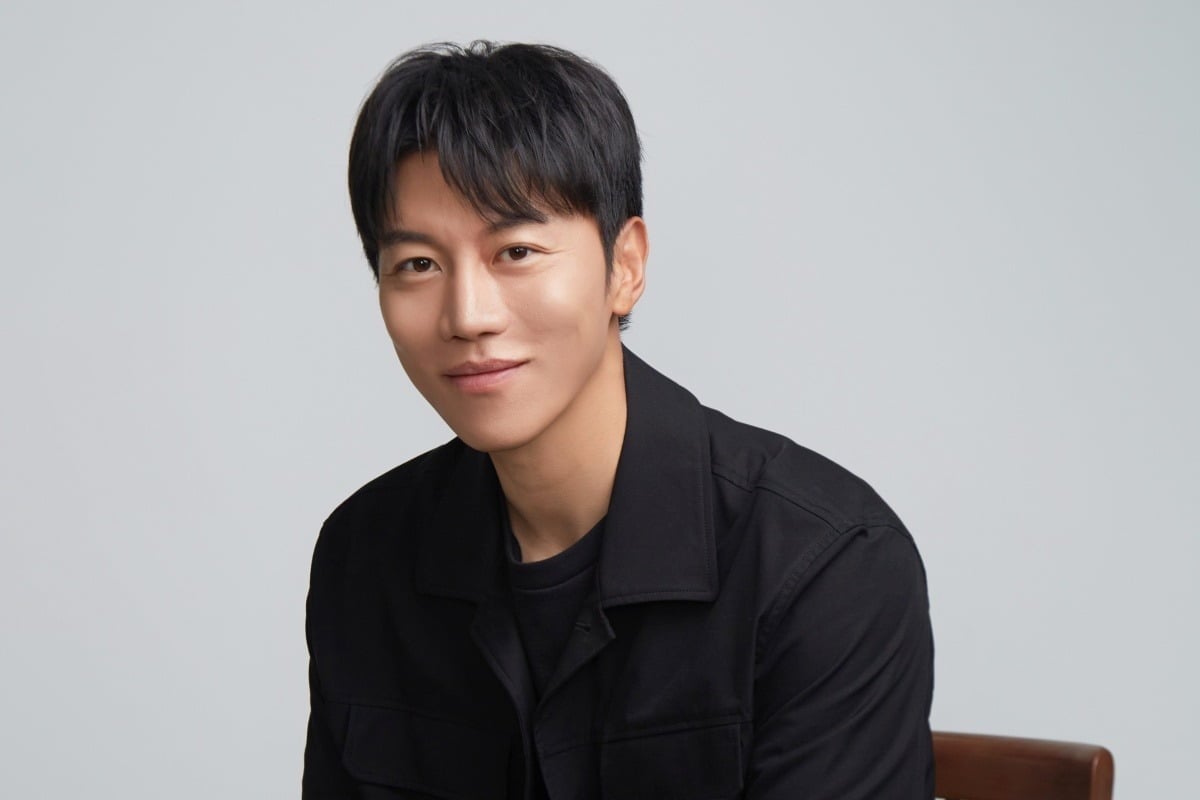 '호프' 배우 <b>음문석</b>, 모델 연인과 내년 <b>1월 결혼</b>