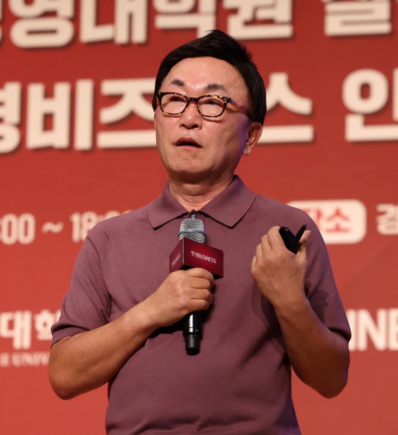"작은 나라 안 간다"…새로운 <b>M&A</b> 예고한 <b>박현주</b>의 선전포고