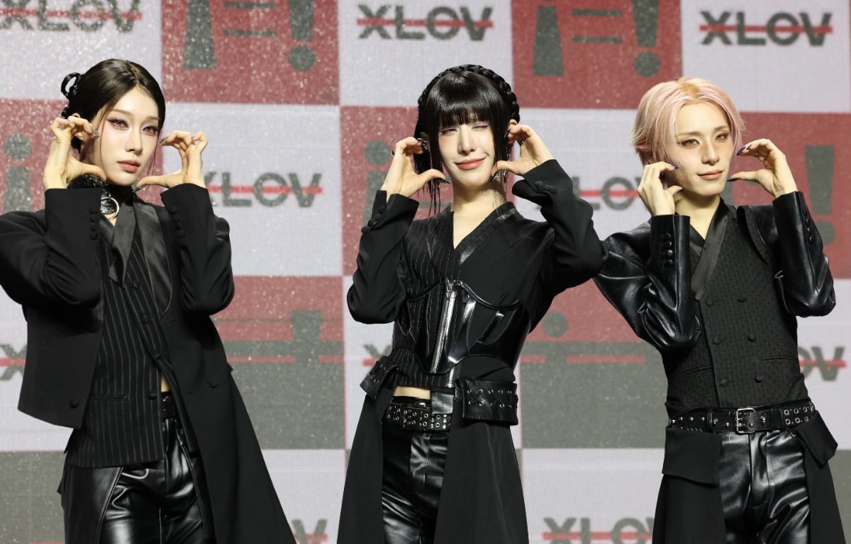 <b>엑스러브</b> 현, 부상으로 <b>컴백</b> 쇼케이스 불참…"하루빨리 회복하겠다"